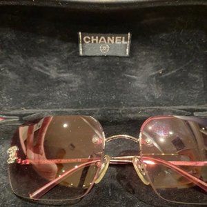 CHANEL Authentic Rhinestone CC Logo SunglassesPink